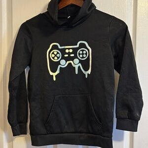2/15-NWOT Boys soft gaming hoodie, never worn